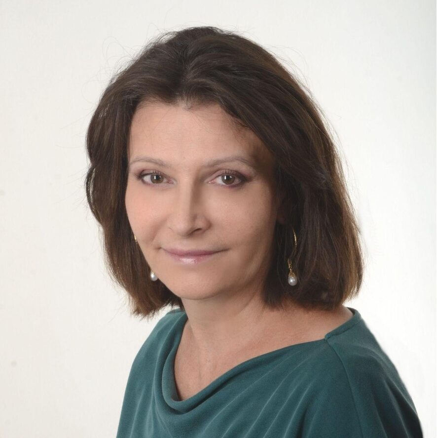 Portrait of Katarzyna Fagasińska, co-founder of Magia Warszawy, a leading company offering expertly guided tours of Warsaw.